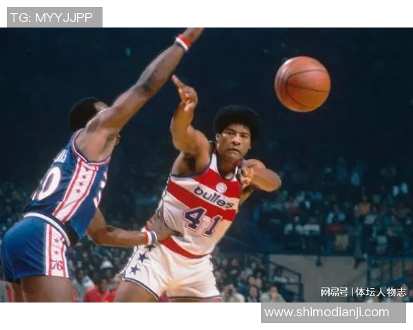 足球明星中锋的传奇故事与辉煌成就揭秘 足球明星中锋的传奇故事与辉煌成就揭秘