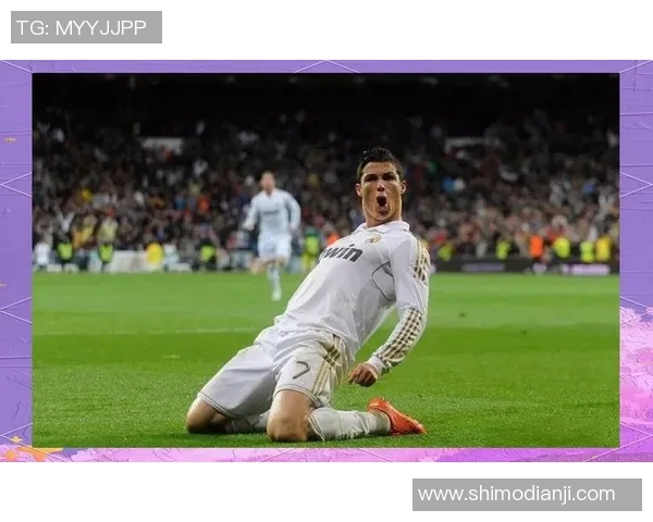 哪个足球明星在场上最喜欢担任中锋角色并展现出色的进攻能力 哪个足球明星在场上最喜欢担任中锋角色并展现出色的进攻能力